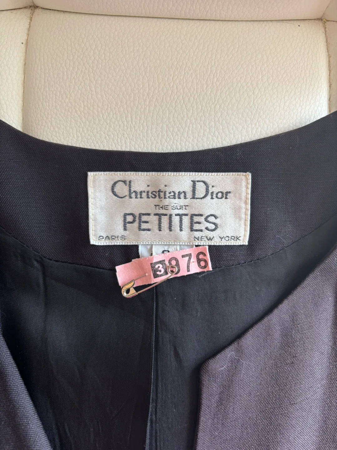 Vintage (1980-1990) Christian Dior black Blazer (The Suit) image indicator(6)