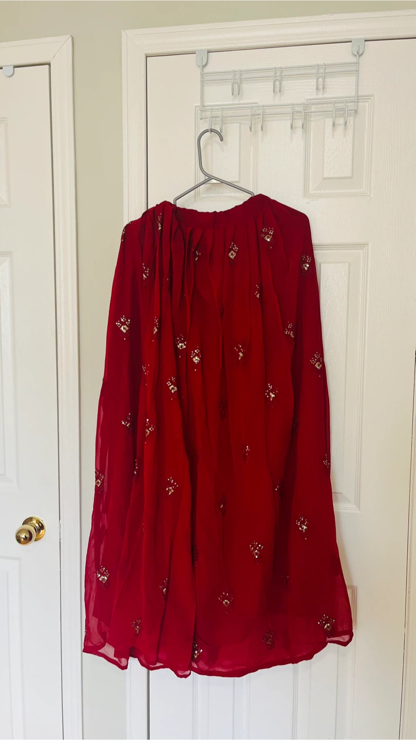 Red Embroidered lehnga with short kurti  Dress with Dupatta - photo 2