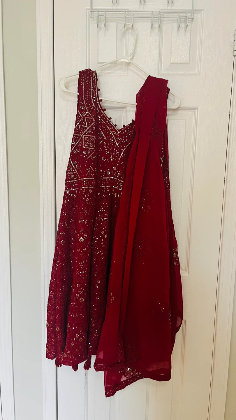 Red Embroidered lehnga with short kurti  Dress with Dupatta - photo 4