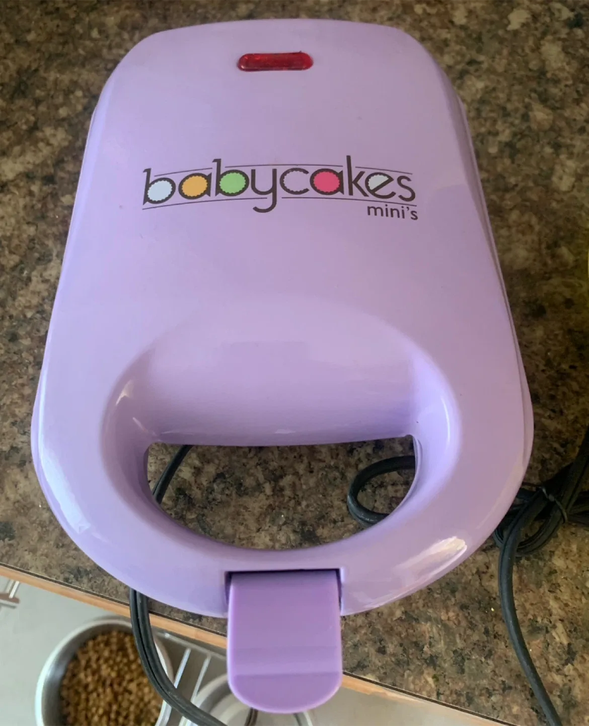 Babycakes Mini Cake Pop Maker & Smart Planet Pretzel Maker image indicator(2)