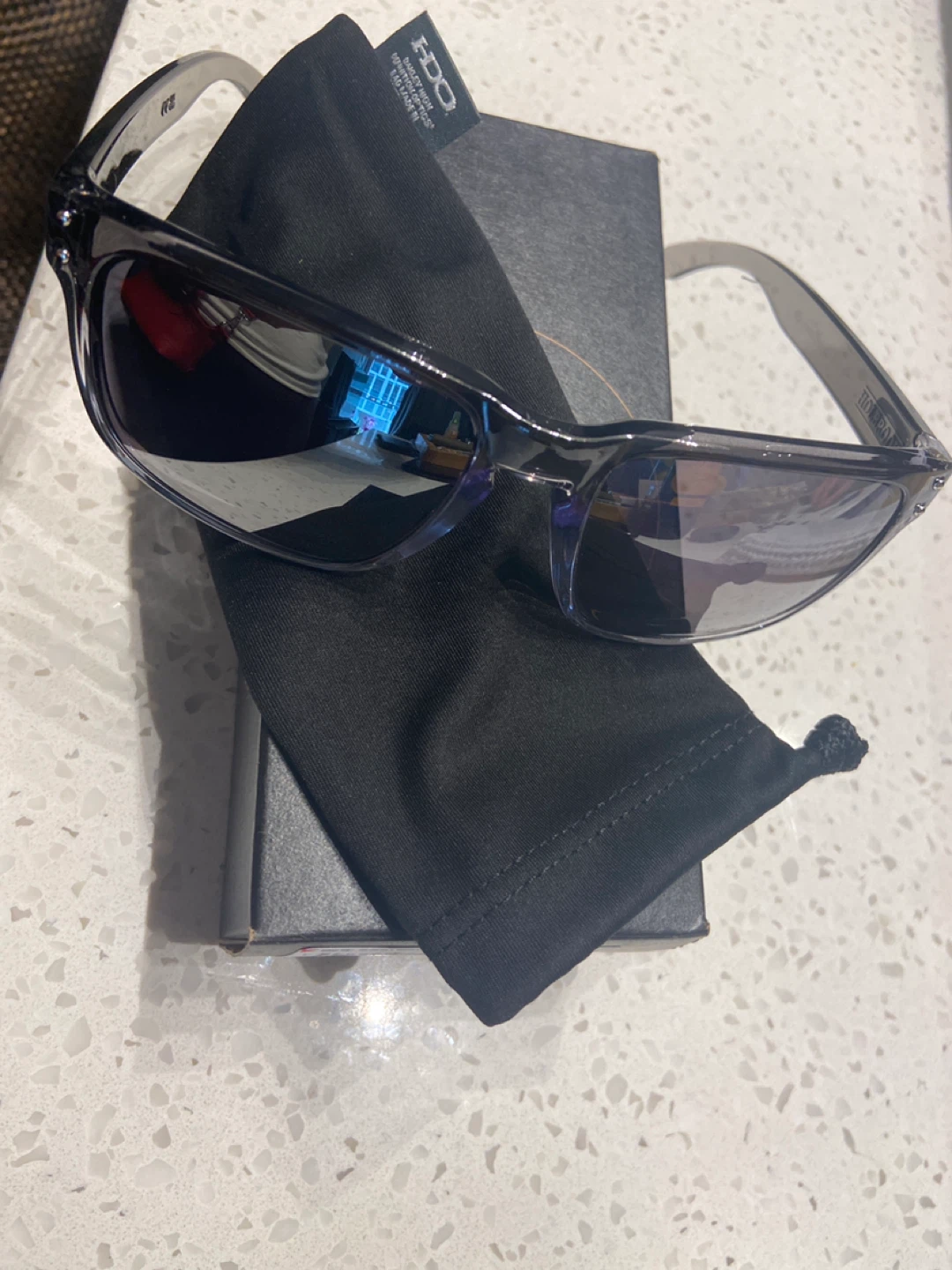 BRAND NEW Oakley Holbrook Sunglasses w/ Case & Bag - photo 3