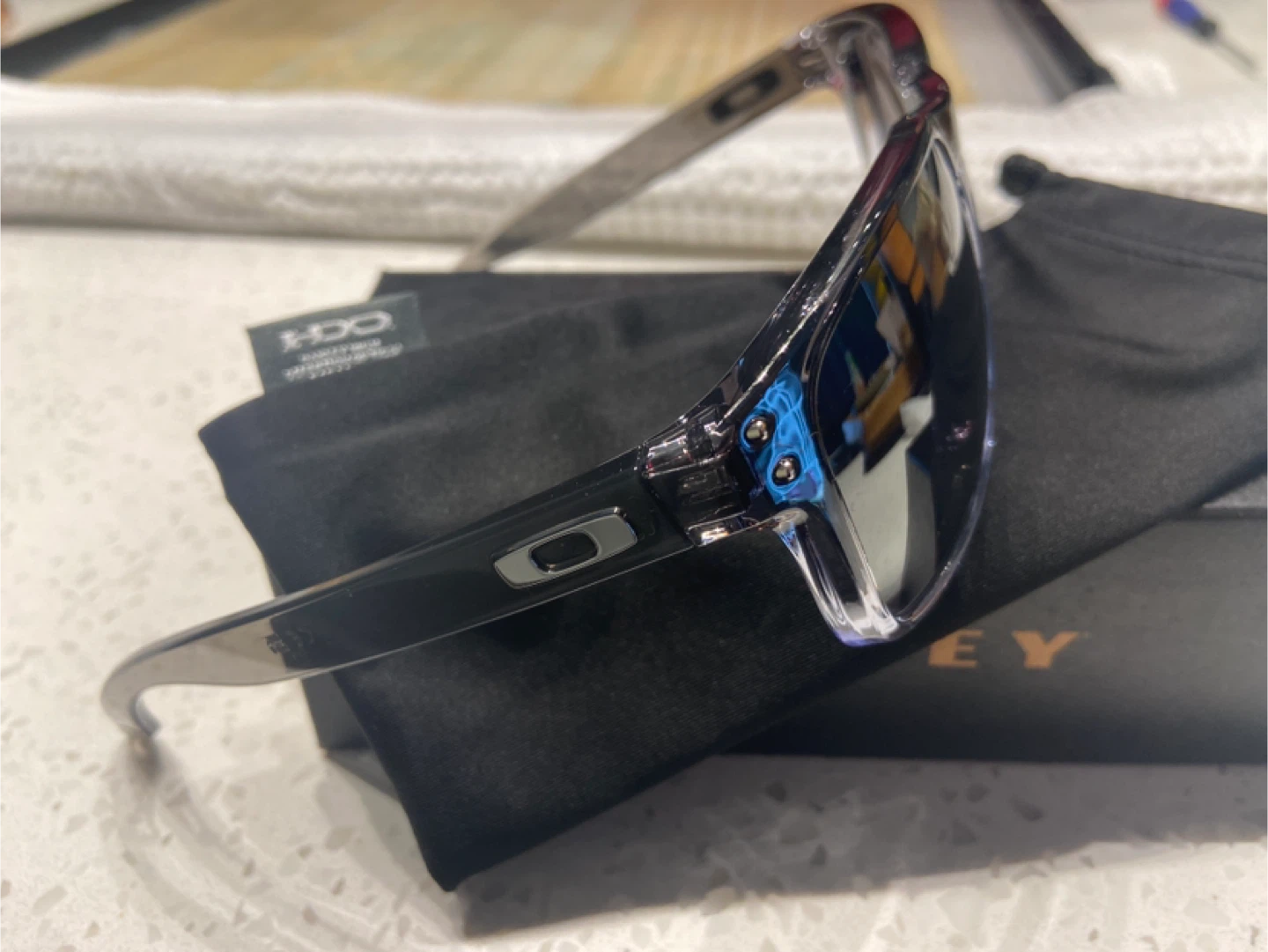 BRAND NEW Oakley Holbrook Sunglasses w/ Case & Bag - photo 4