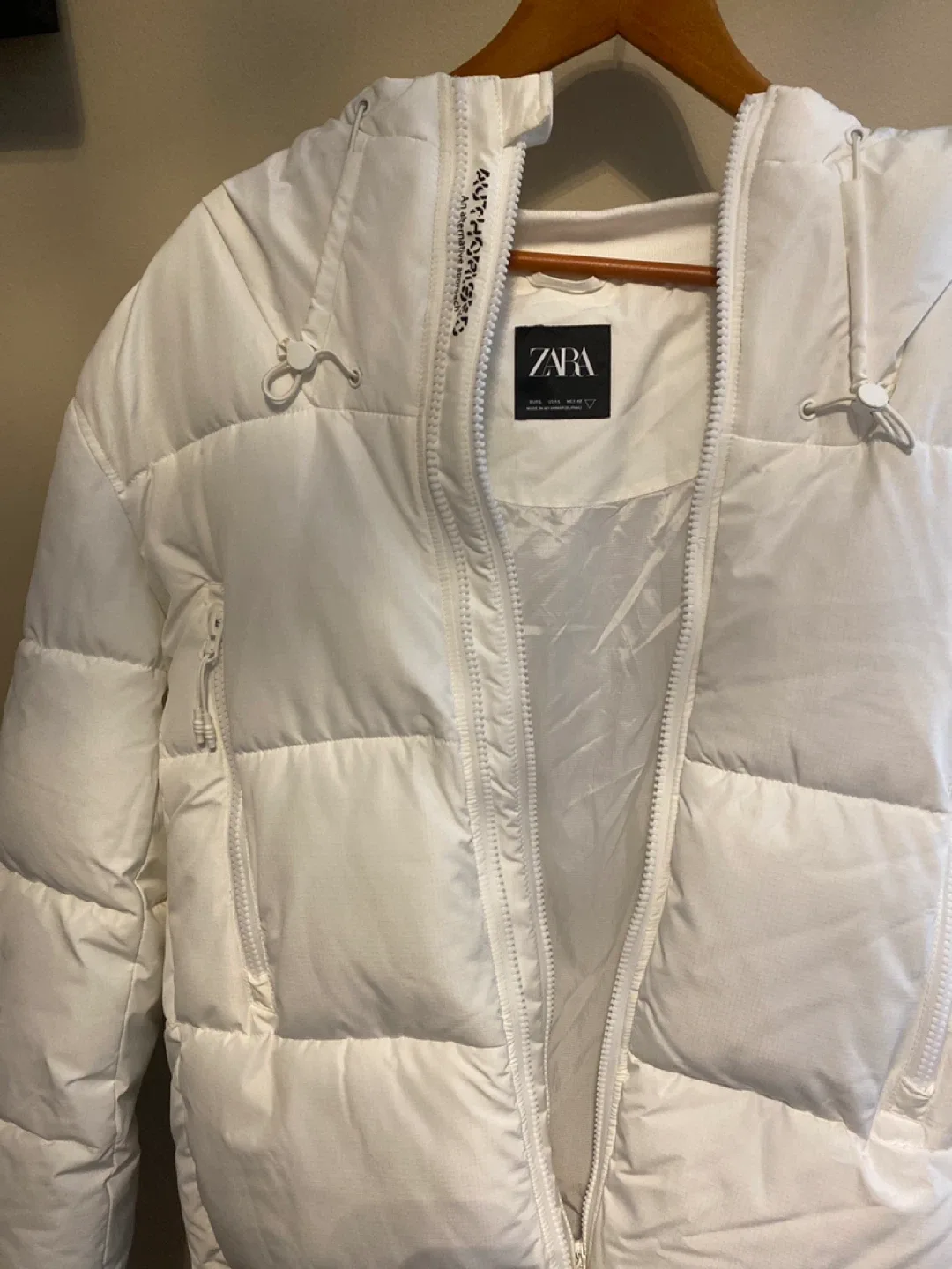 Zara White Puffer Jacket image indicator(2)