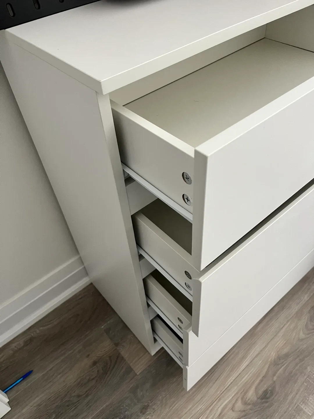 IKEA Hemnes White 4-Drawer Dresser image indicator(5)