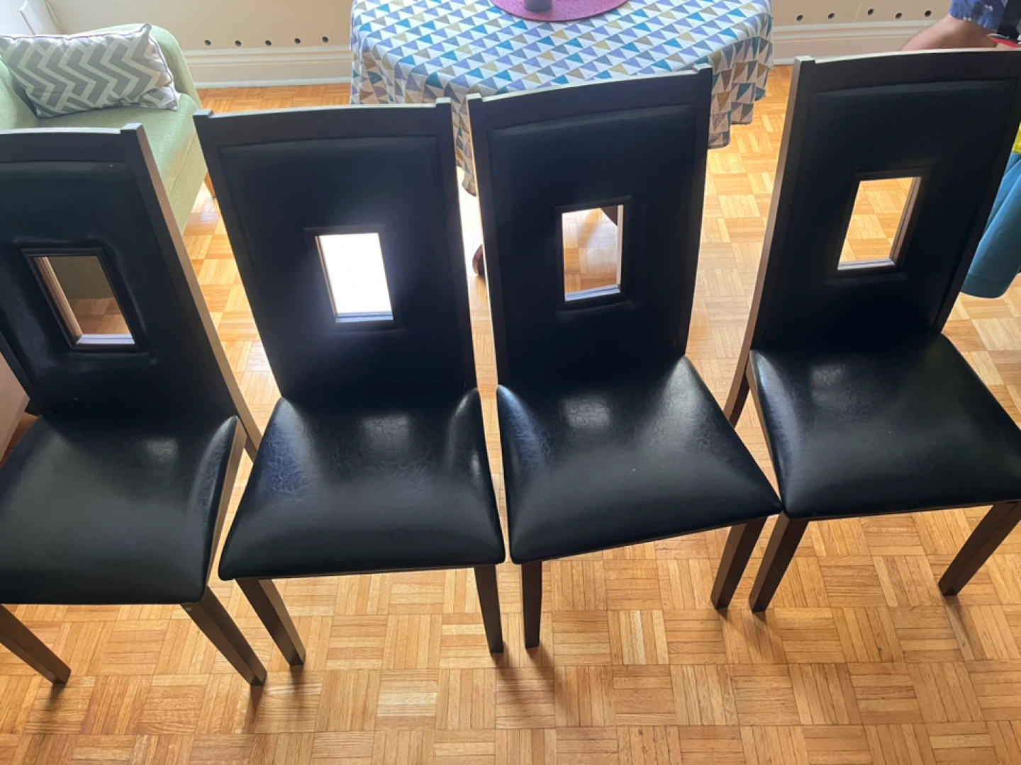 Set of 4 Dining Chairs - Dark Wood & Black Leather - photo 2