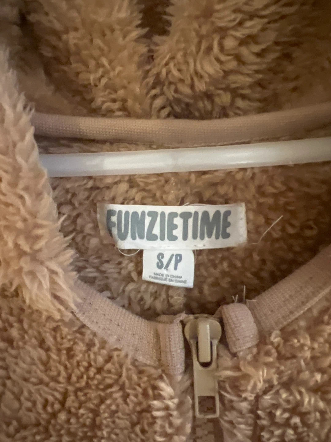 Funzieztime Kangaroo Onesie - Size adult S/P - photo 2