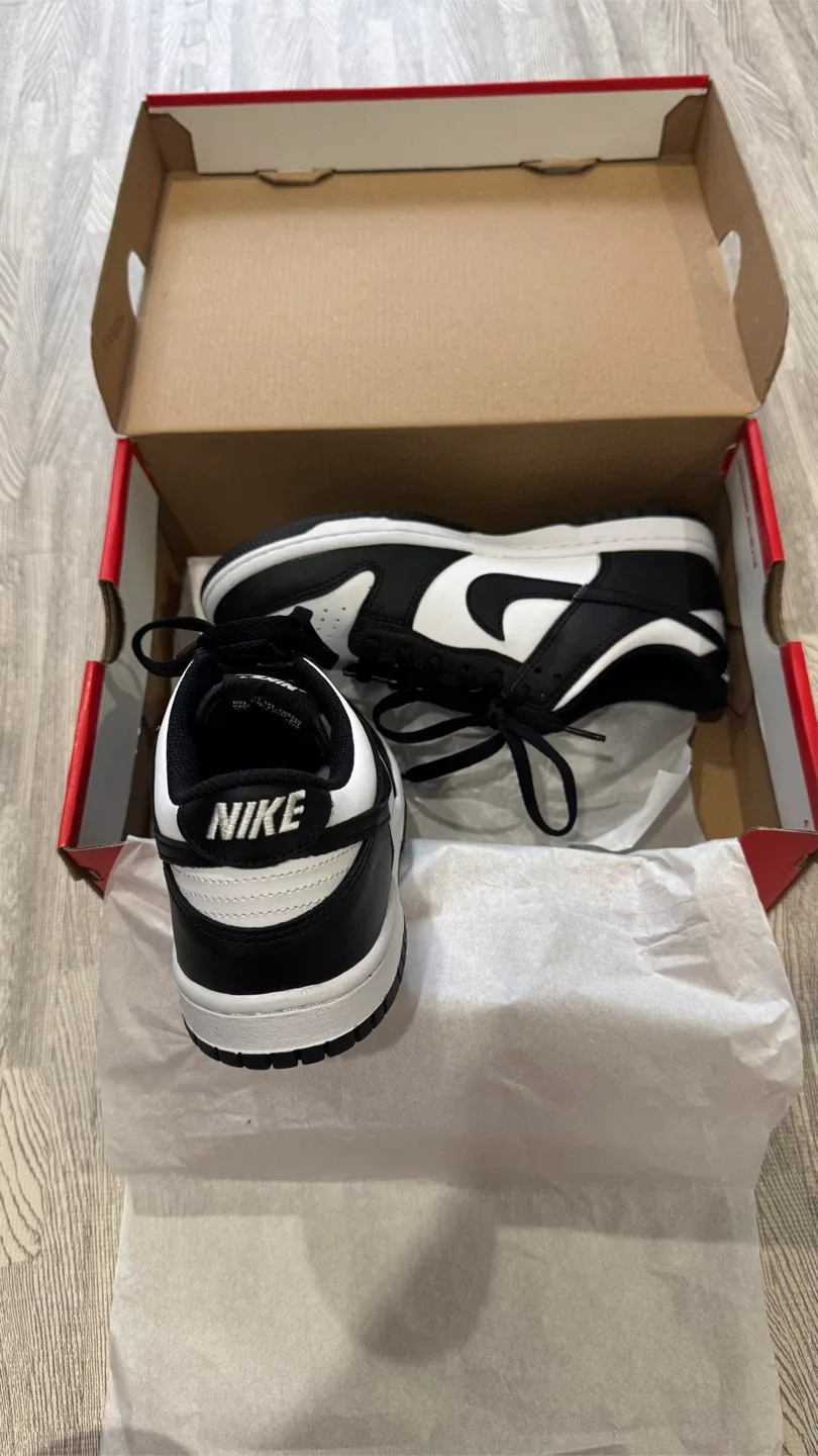 Nike Dunk Low GS Panda - Size 5.5Y - New in Box image indicator(4)