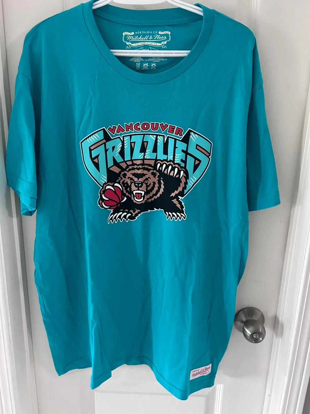 Mitchell & Ness Vancouver Grizzlies Tee - 2XL image indicator(2)