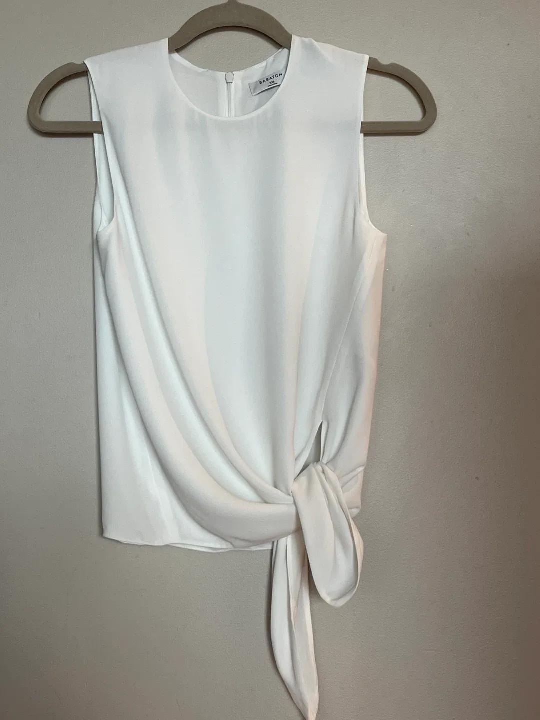 Babaton Sleeveless White Blouse Size XXS image indicator(2)