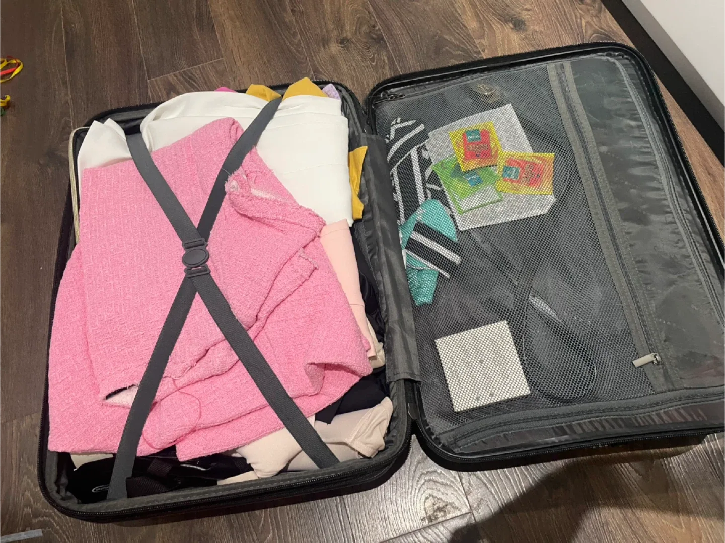 Bugatti Carry-On Suitcase - Black image indicator(2)