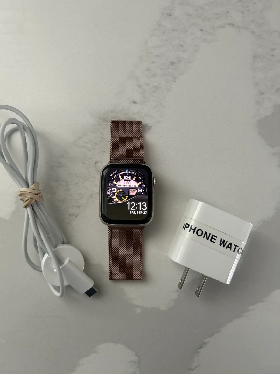 Apple Watch with Milanese Loop image indicator(6)