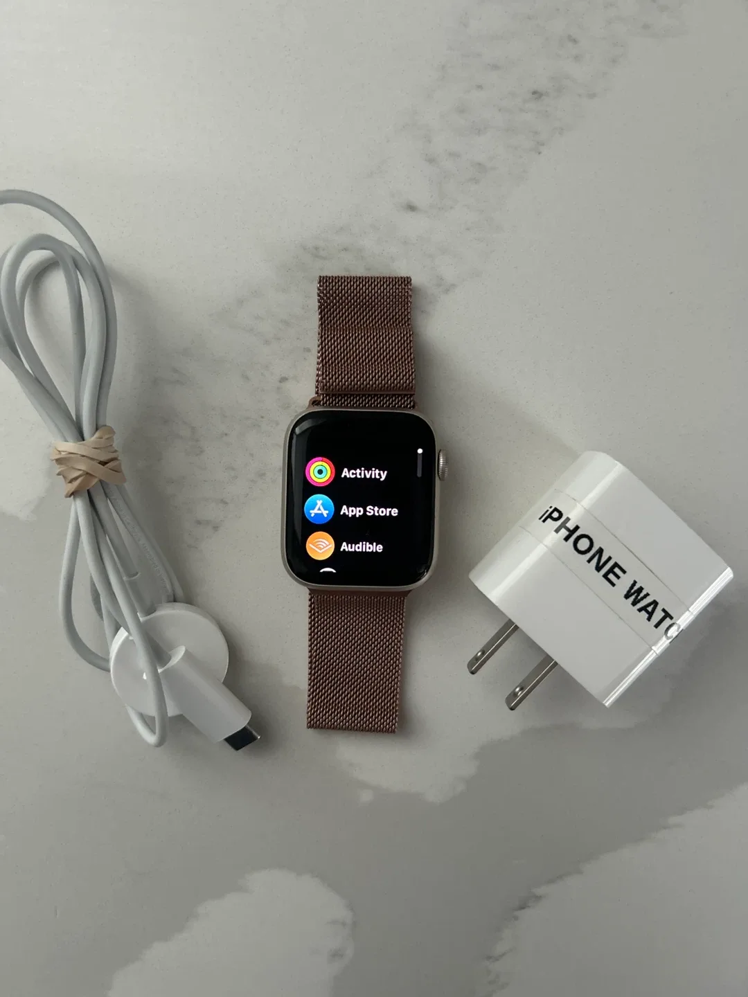 Apple Watch with Milanese Loop image indicator(7)