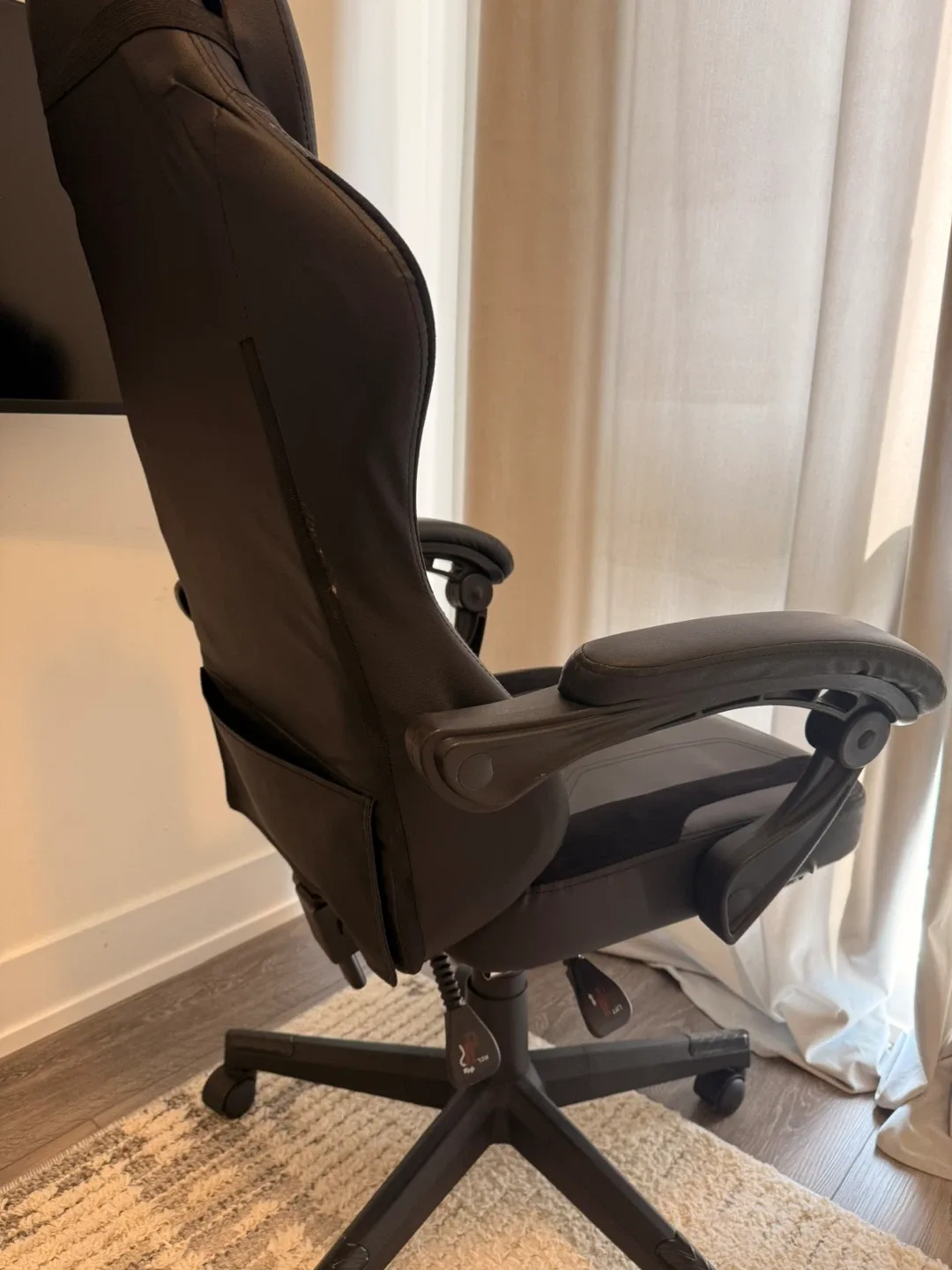 Dowinx Gaming Chair with Footrest - Black image indicator(6)