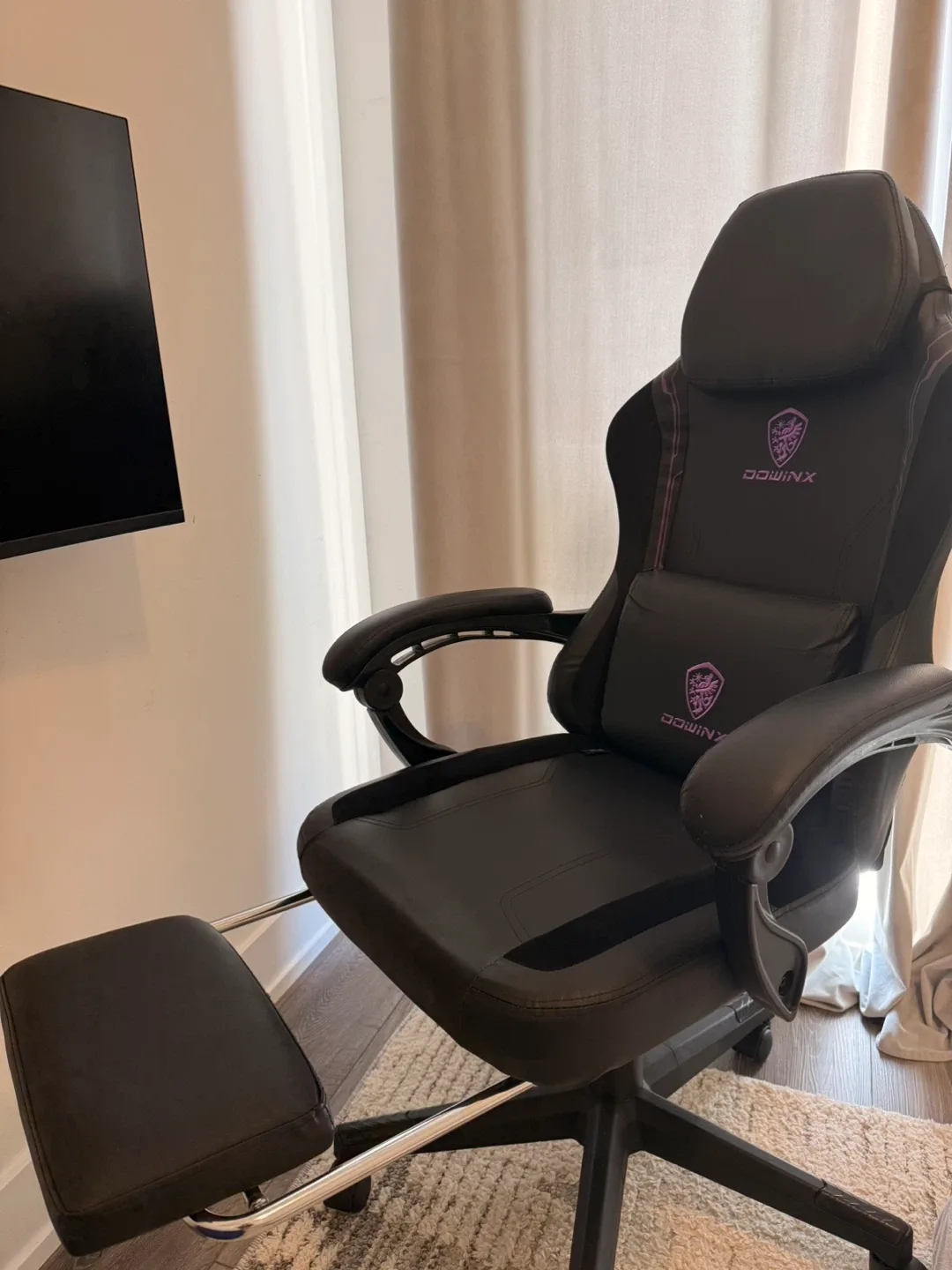 Dowinx Gaming Chair with Footrest - Black image indicator(4)