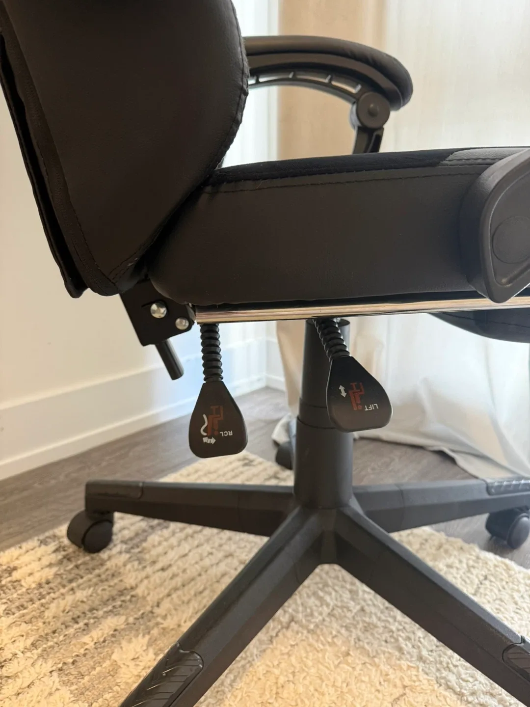 Dowinx Gaming Chair with Footrest - Black image indicator(7)