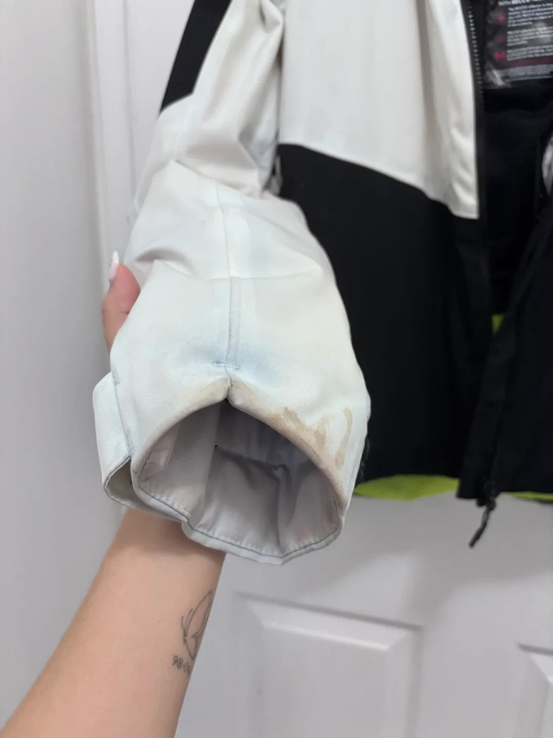 [MOVING SALE] Mountain Warehouse Waterproof Jacket - Size US 4 image indicator(5)