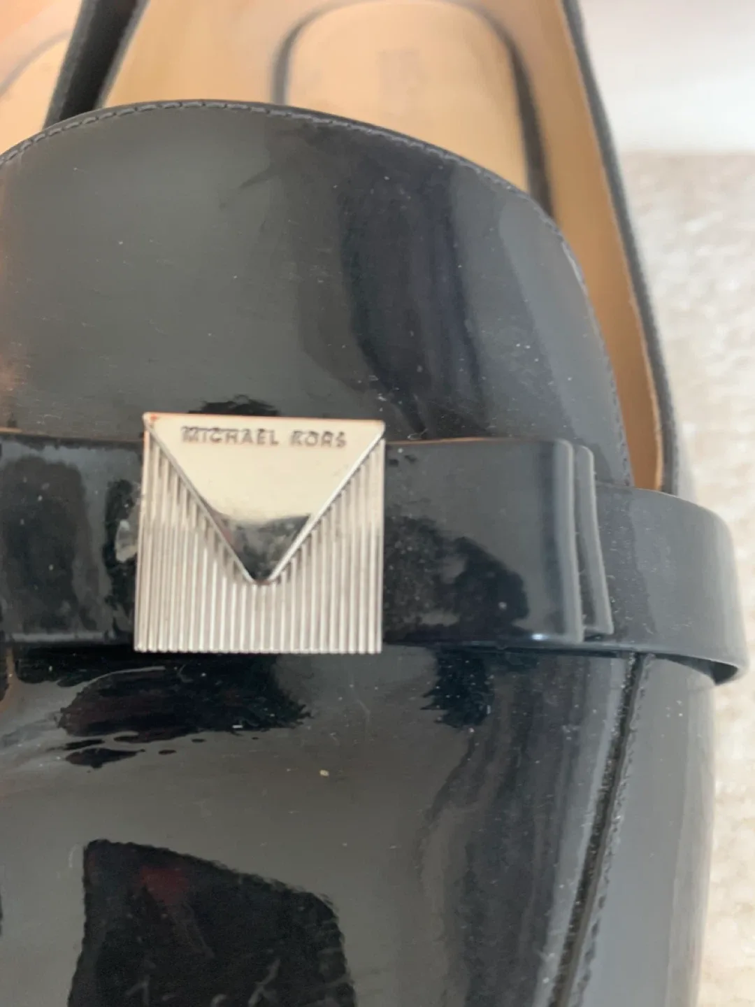 Michael Kors Flats image indicator(2)