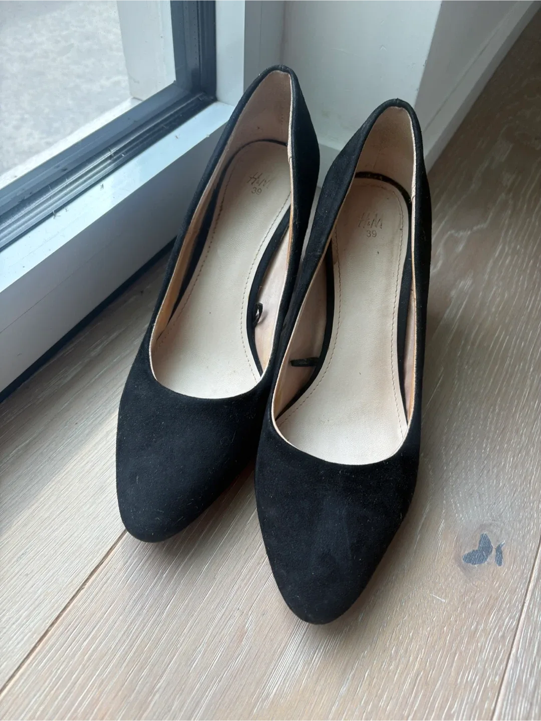 Black Suede Heels - Size 39 image indicator(2)