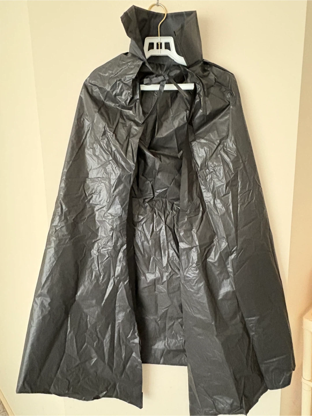 Halloween Costume Lot - hat, cape & decorations - photo 2