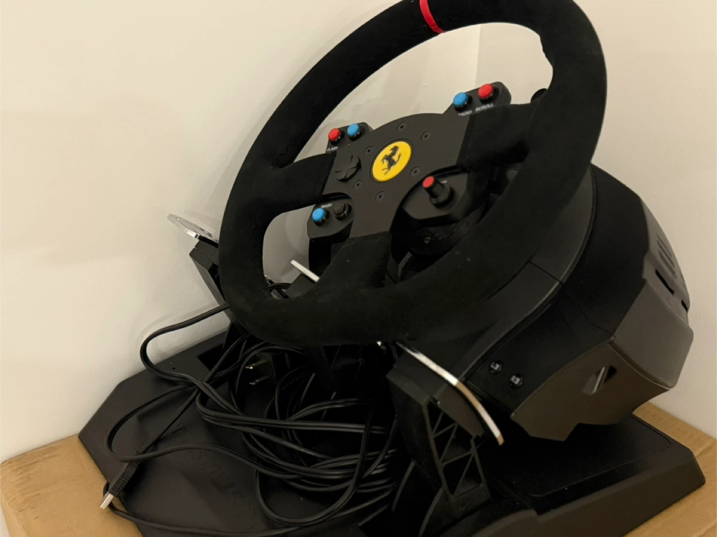 Thrustmaster T300 ferrari Racing Wheel - Force Feedback