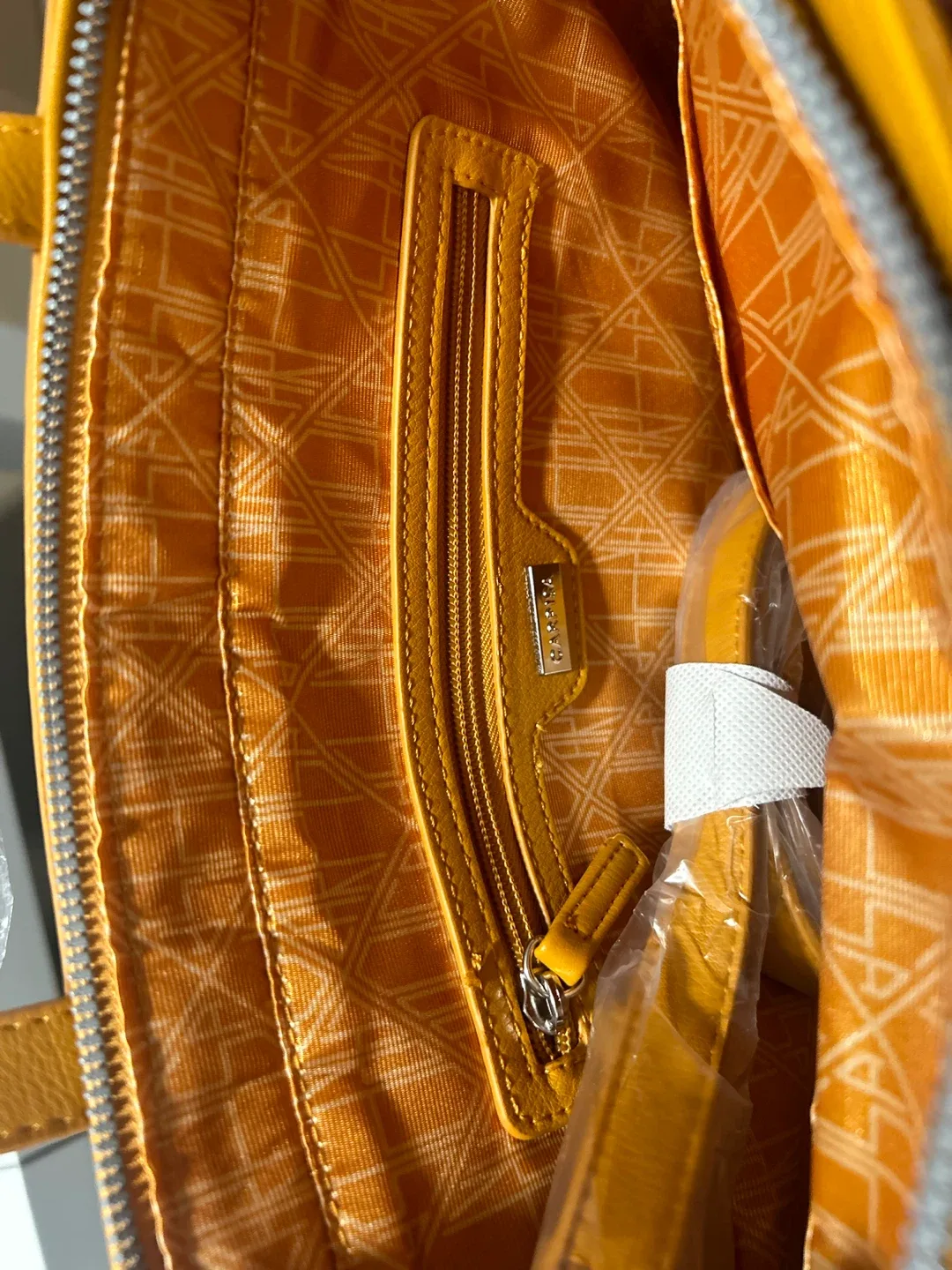 Carpisa Mustard Tote Bag - Brand New image indicator(5)