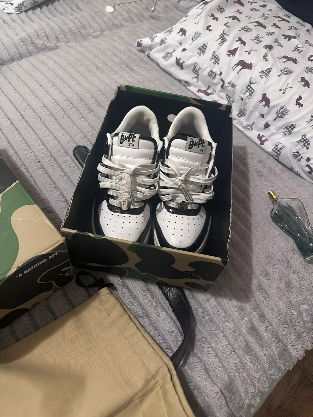 BAPE STA Low Sneakers - Black/White image indicator(2)