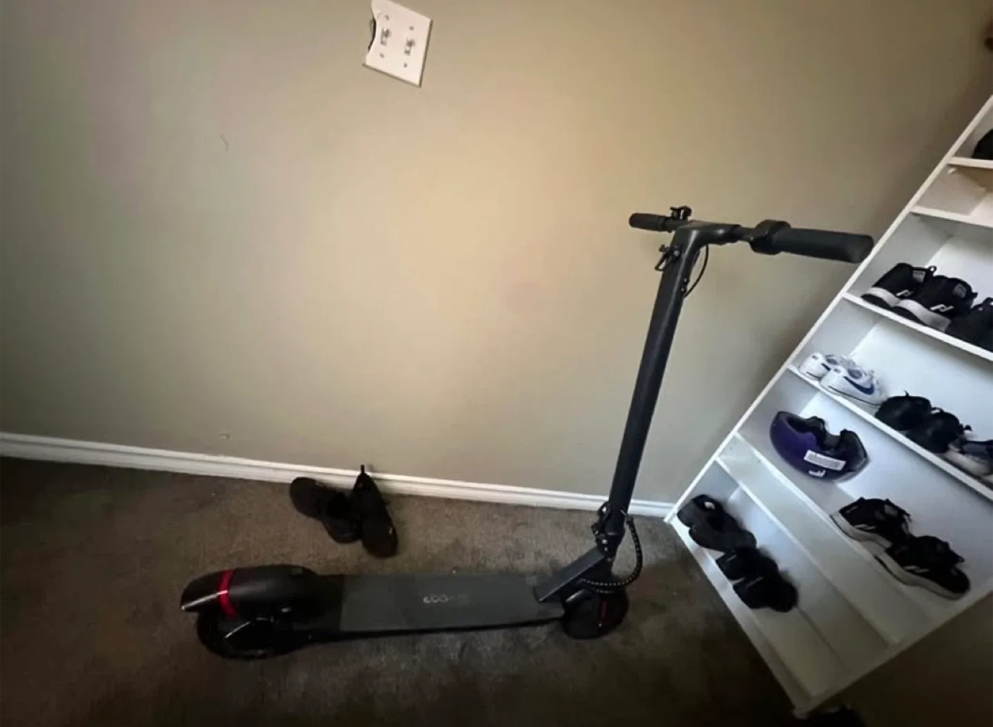 EC0 Electric Scooter - Great Condition! image indicator(2)