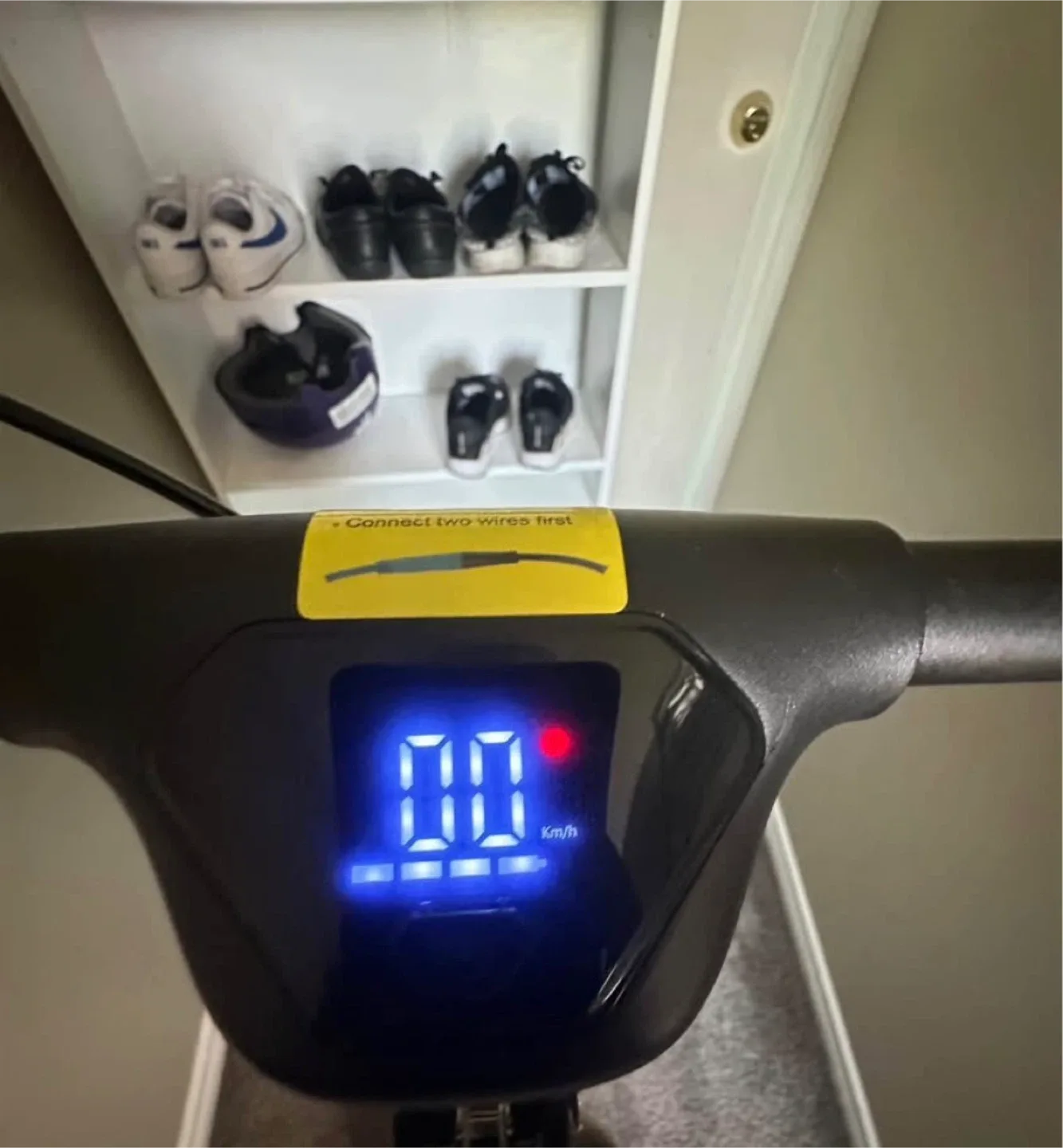 EC0 Electric Scooter - Great Condition! image indicator(4)