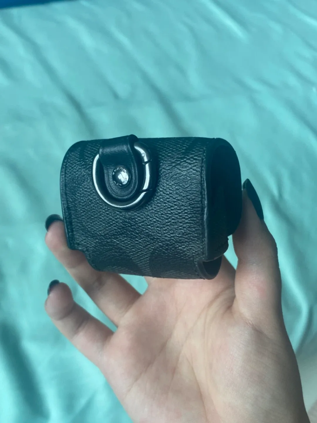 Coach Airpods Pro Case - Black image indicator(3)