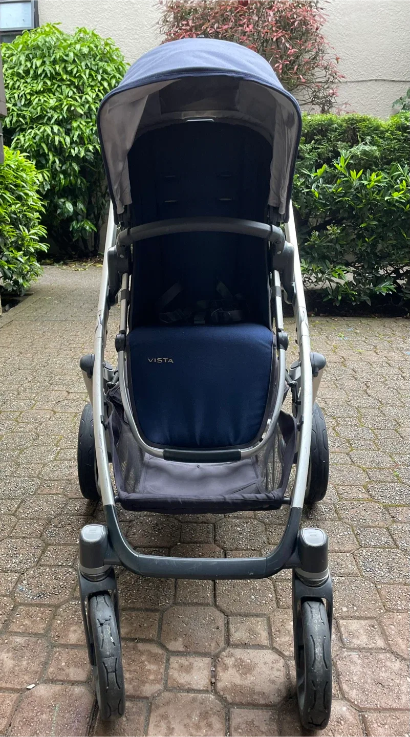UPPAbaby Vista Stroller - Navy/Silver Frame with bassinet image indicator(2)