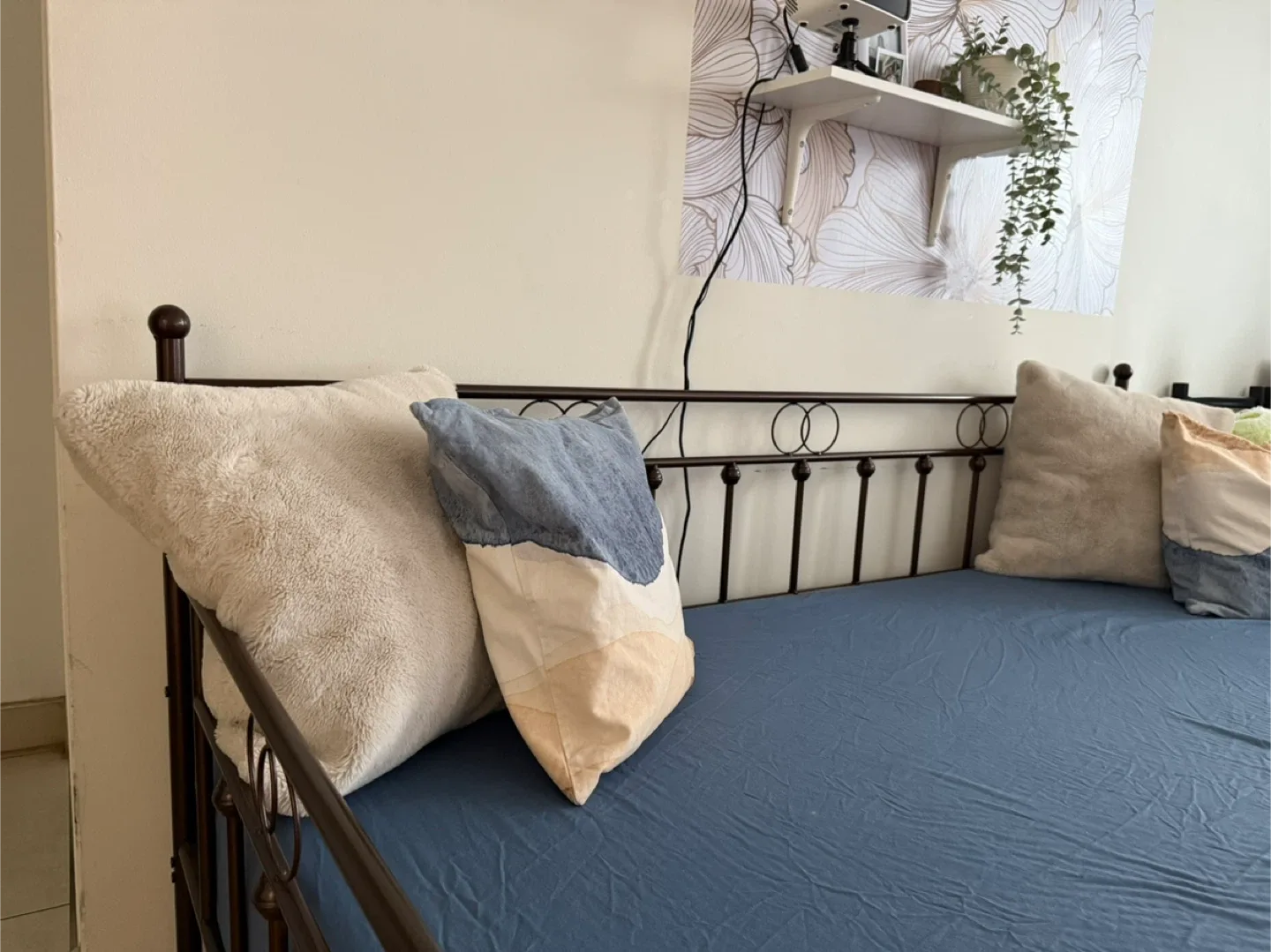 Moving sales- Decorative Throw Pillows -4 pcs image indicator(2)