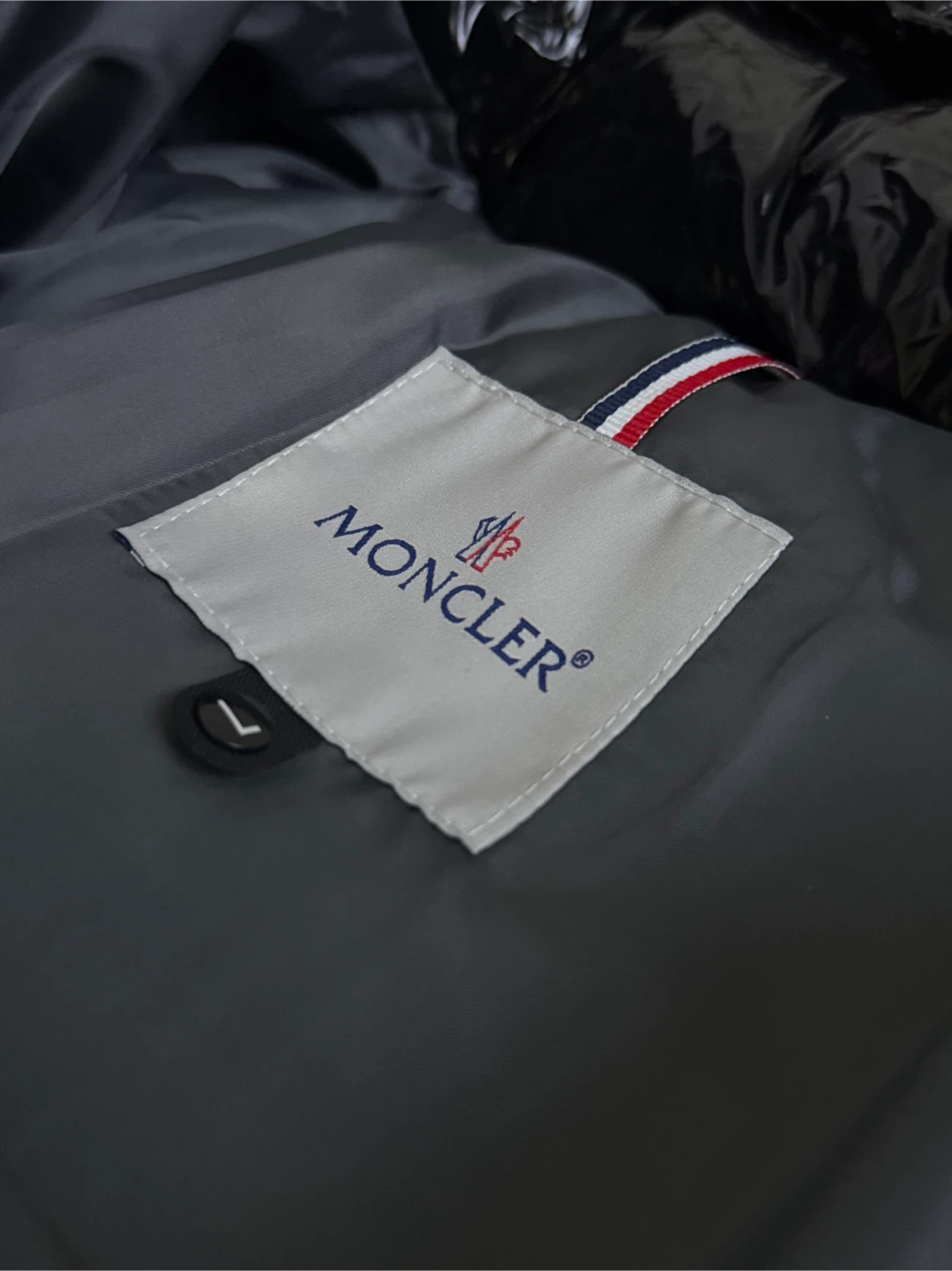 Monclizzy brand new never worn (size L fits like m) - photo 3