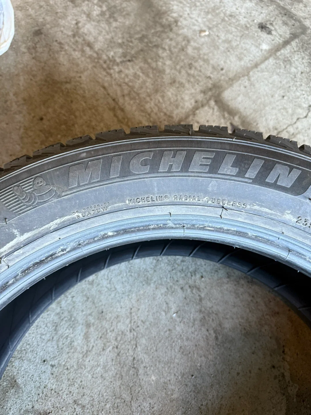 Michelin Studless Winter Tires - Set of 4 image indicator(5)