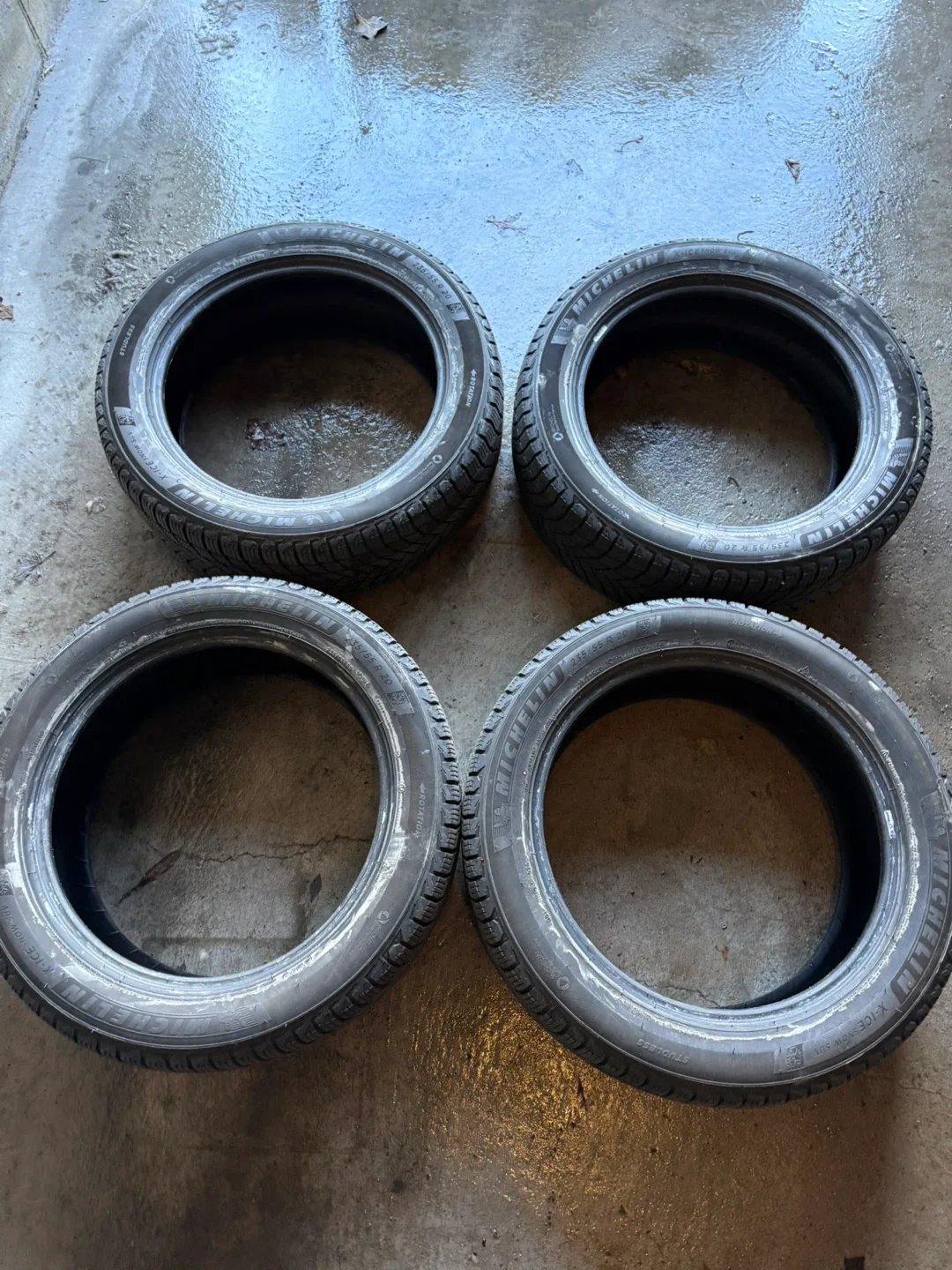 Michelin Studless Winter Tires - Set of 4 image indicator(2)