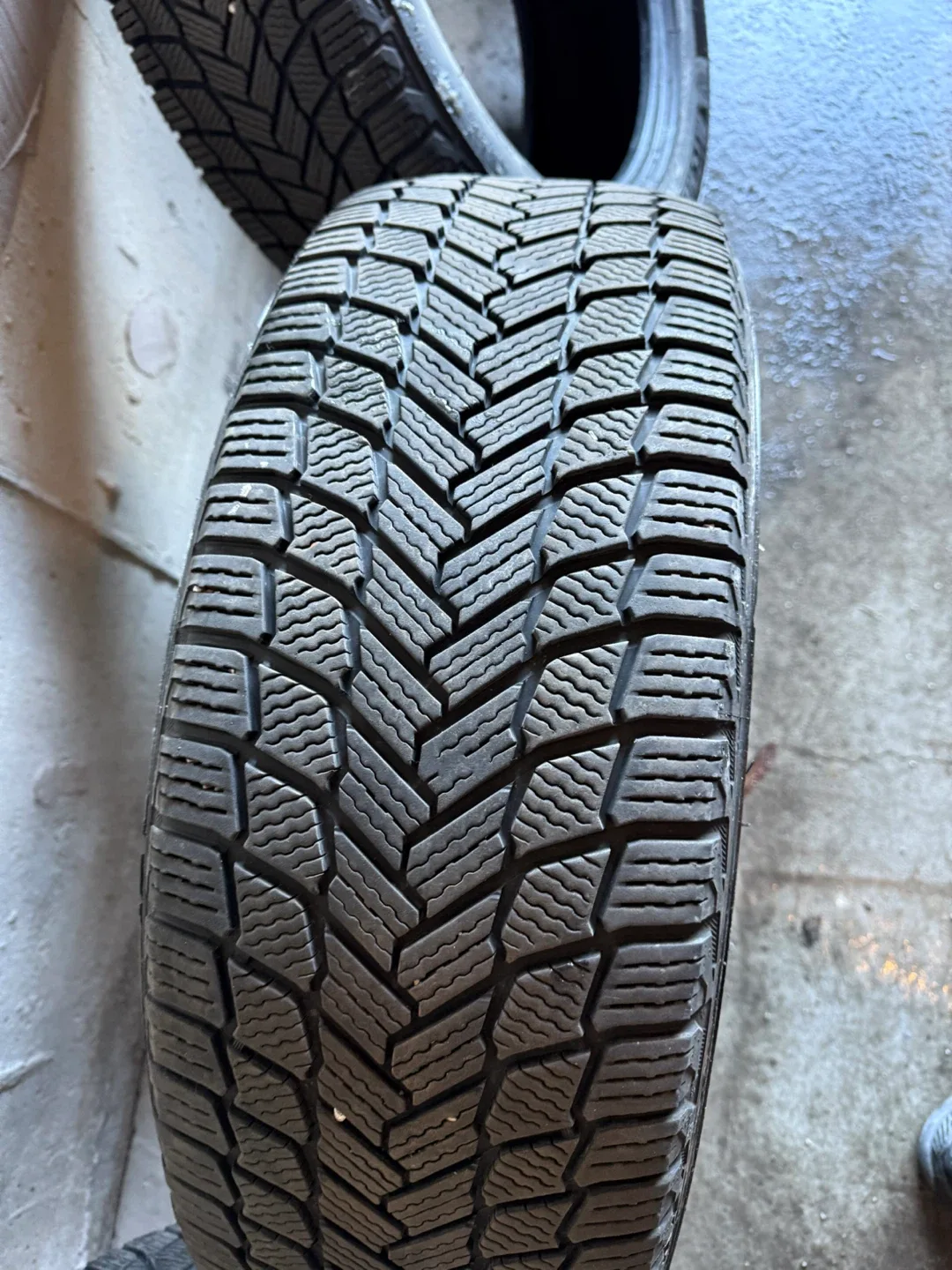 Michelin Studless Winter Tires - Set of 4 image indicator(7)