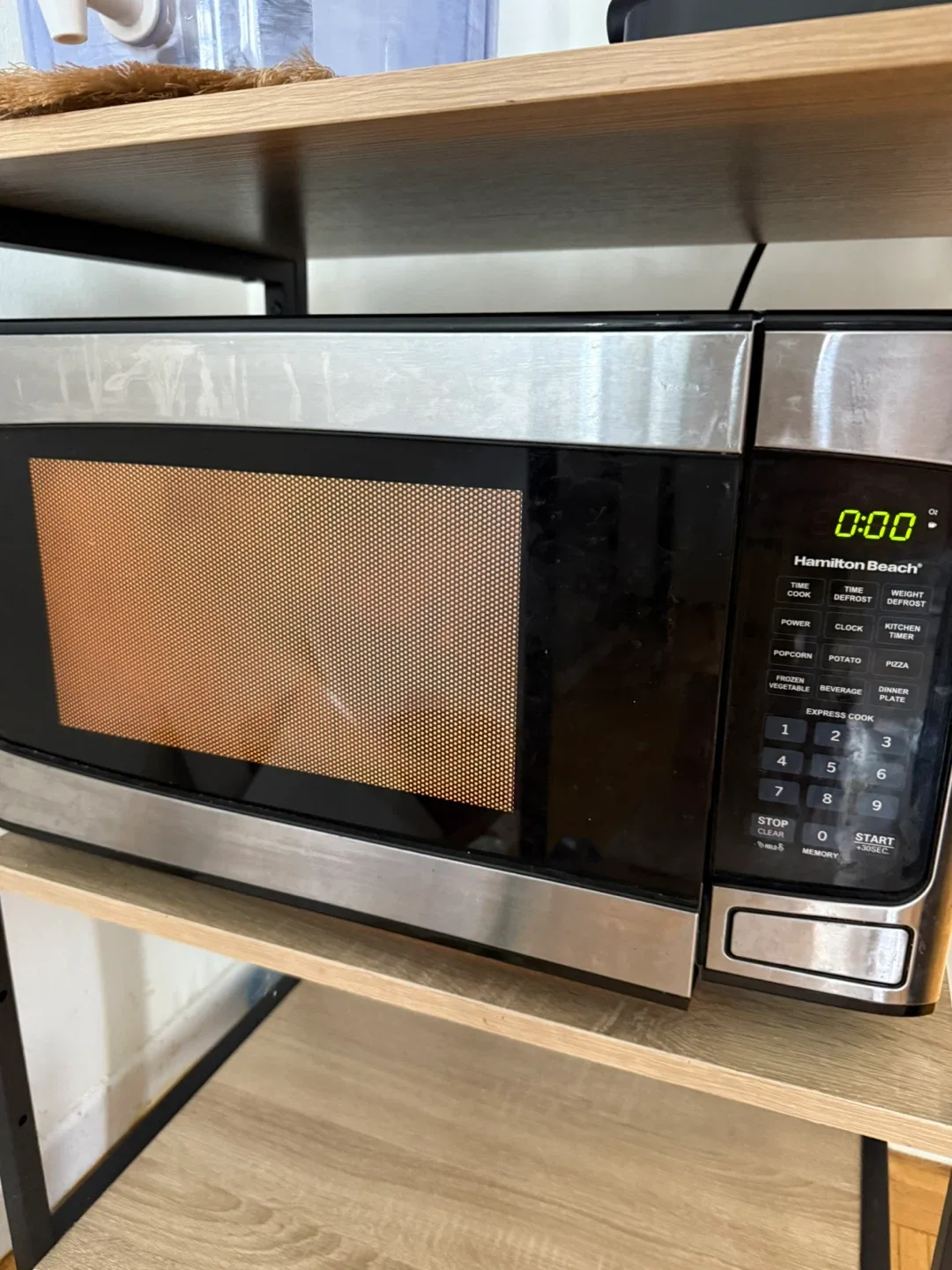 🚚Moving sale Hamilton Beach Microwave Oven thumbnail
