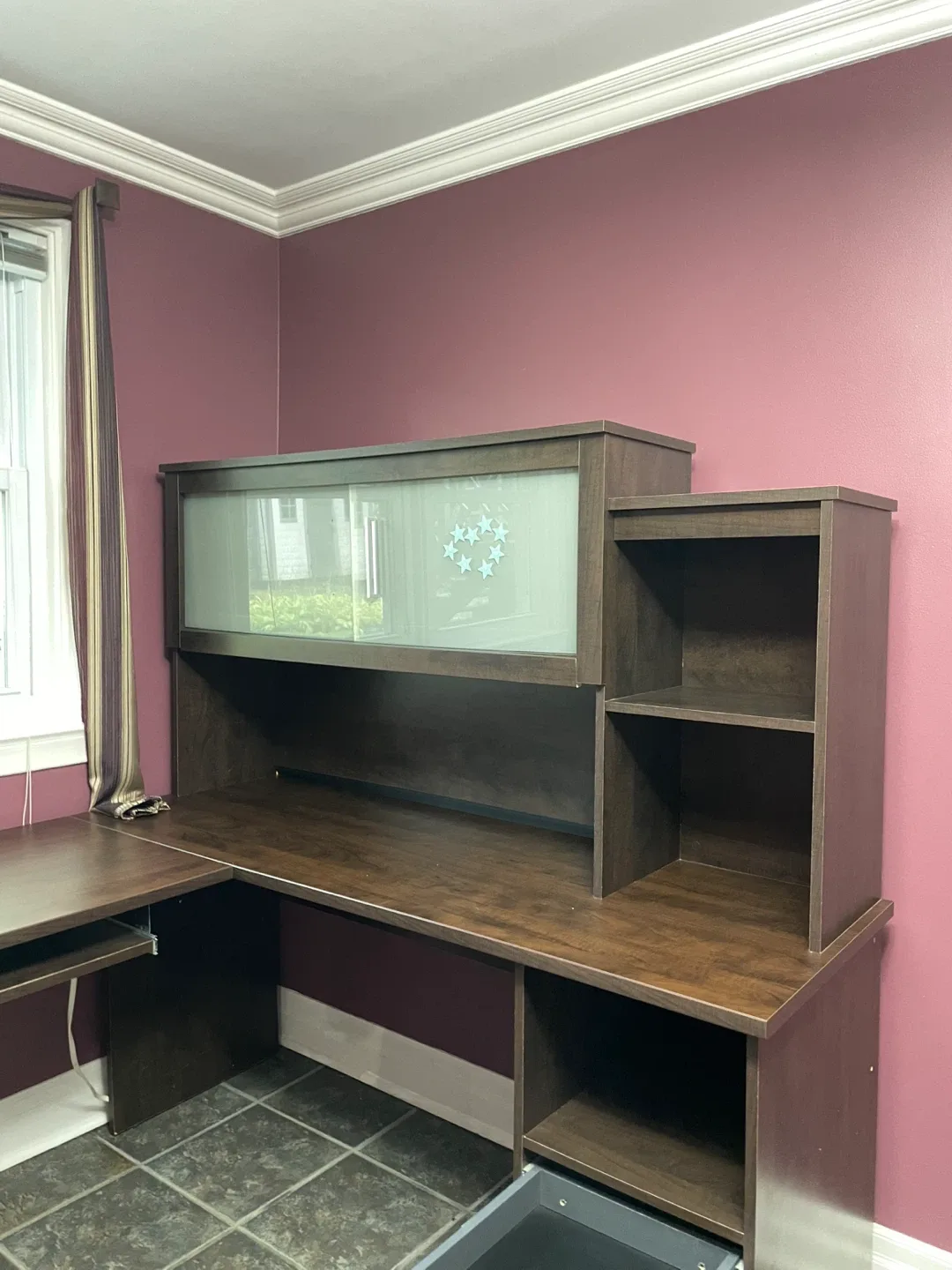 Dark Brown L-Shaped Desk with Hutch image indicator(4)