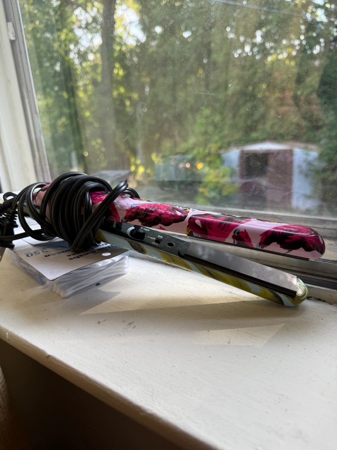 Hair straightener