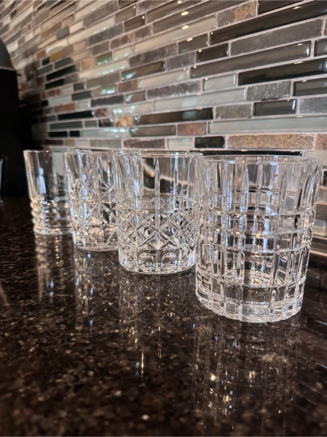 Set of 4 Clear Cut Crystal Glasses image indicator(4)