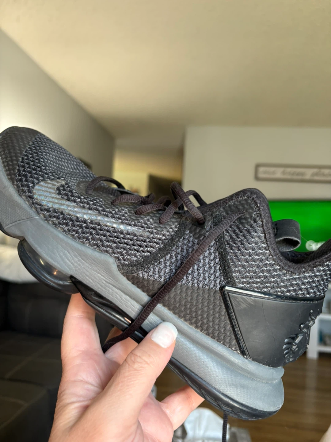 Nike LeBron Witness IV Basketball Shoes - photo 3