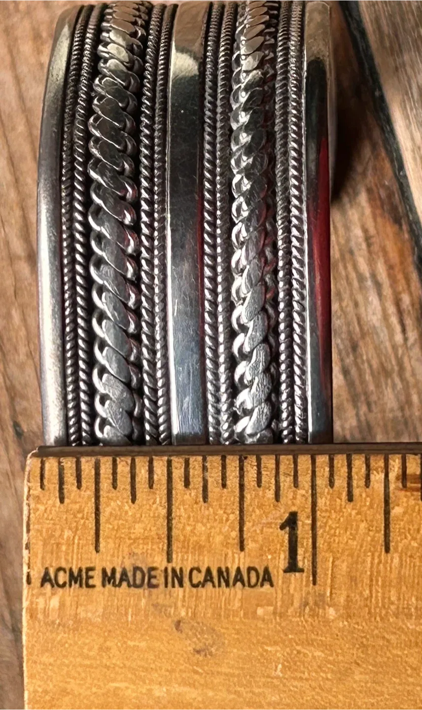 Sterling silver cuff bracelet 1 inch wide jewellery 51 grams image indicator(9)