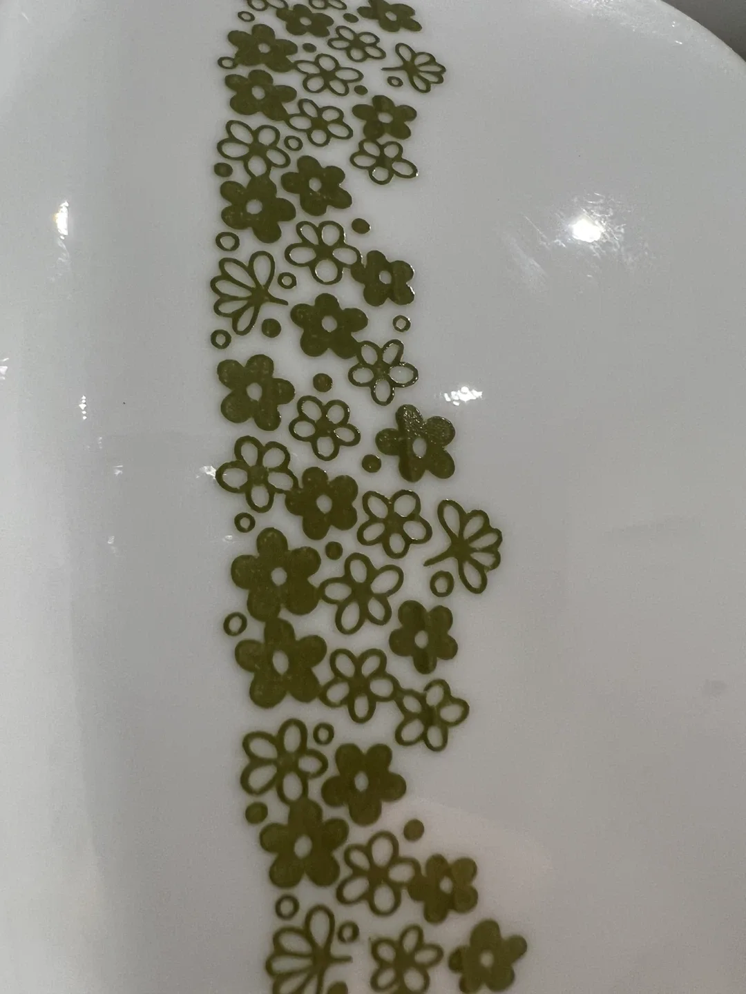 2 Corelle “Crazy Daisy” Spring Blossom Serving Bowls 8.5”/10.25” image indicator(6)