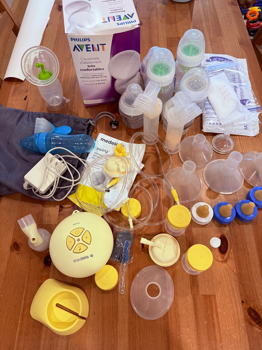 Medela &Tommee Tippee Baby Bottles & Breast Pump Parts - photo 2
