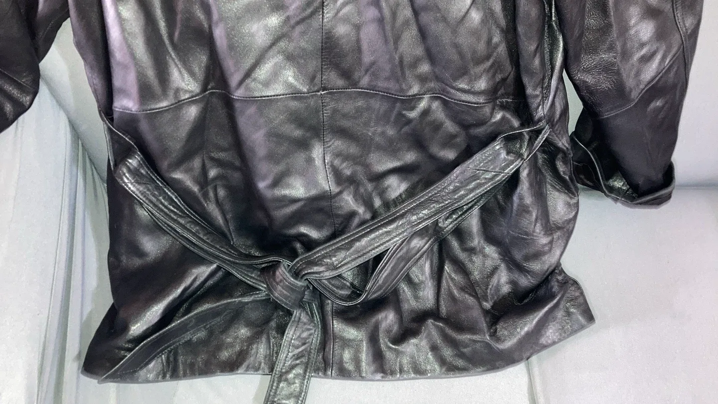 Danier Leather Jacket - Size L/G image indicator(4)