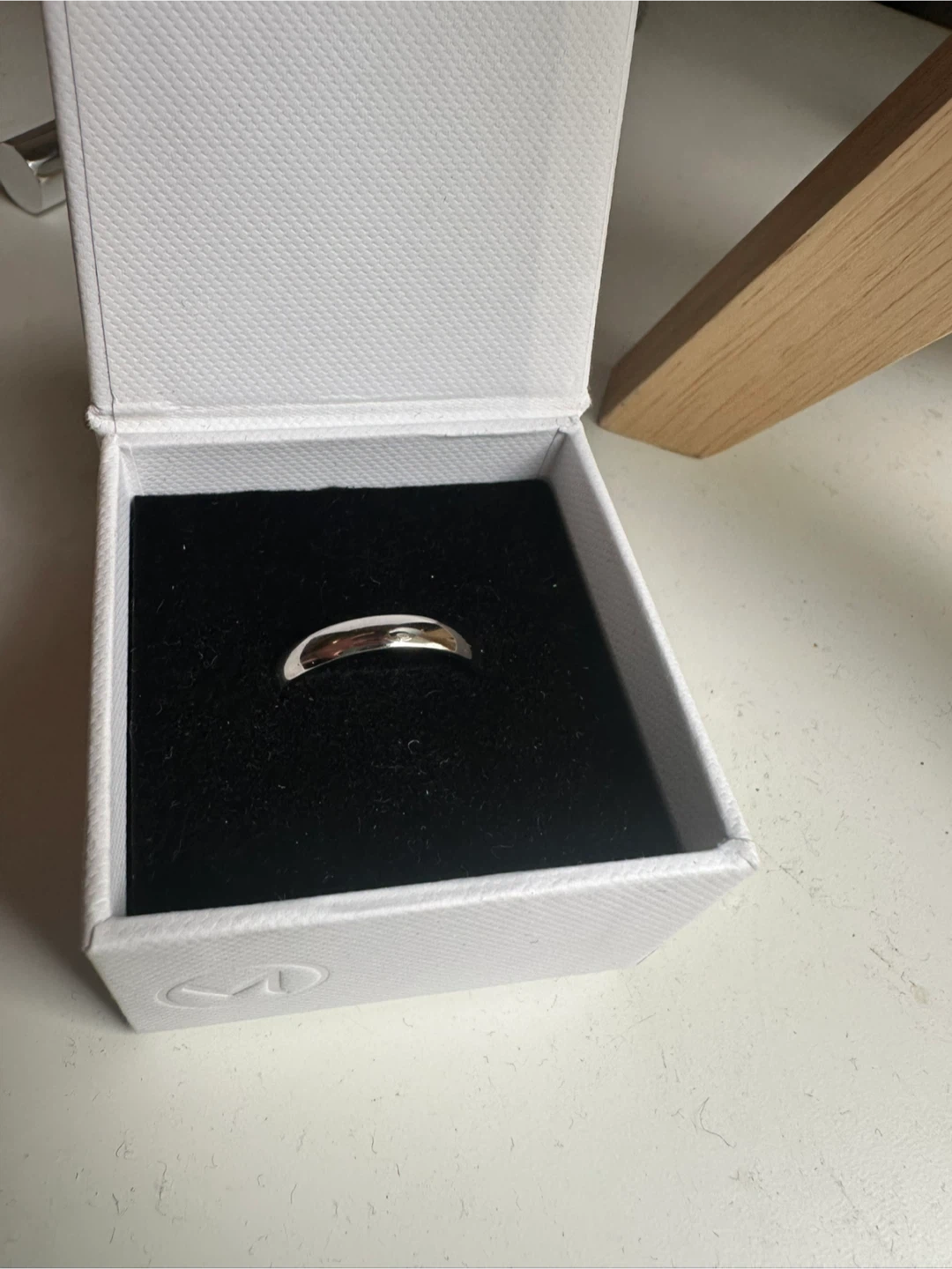 Platinum 4mm curve band men’s ring - photo 3