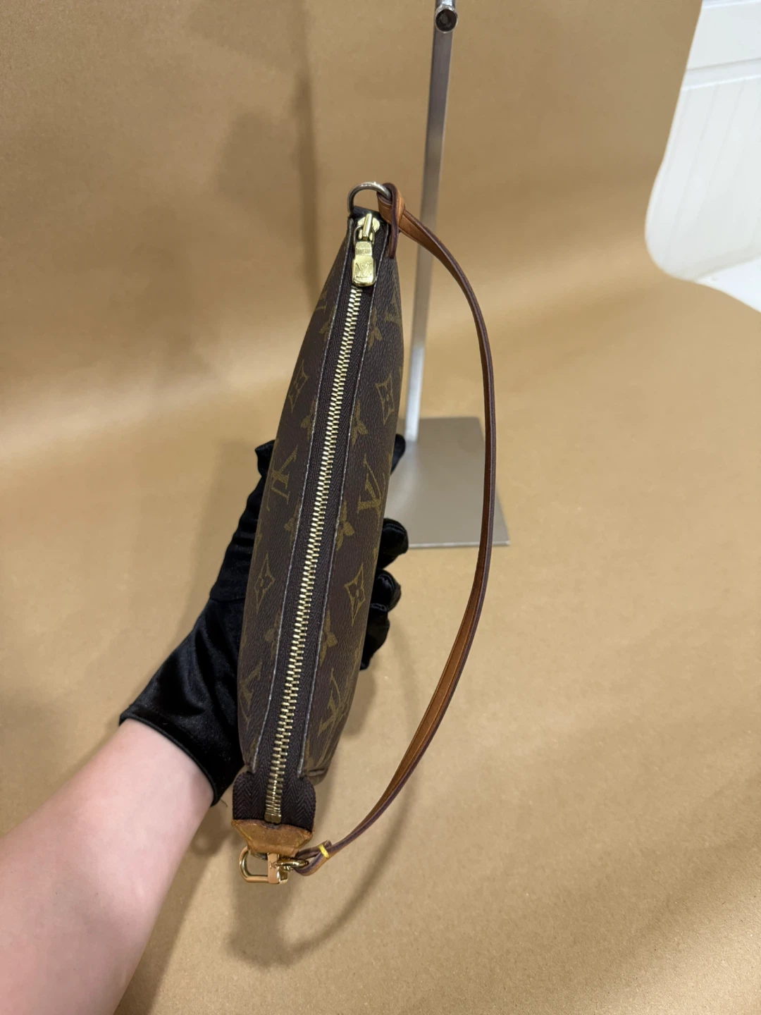 Louis Vuitton Monogram Pochette - photo 5