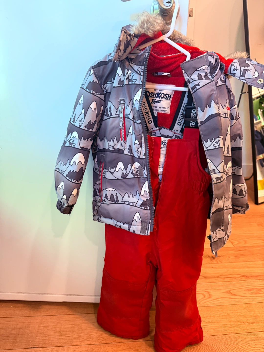 OshKosh B'Gosh 3T Snowsuit - photo 2