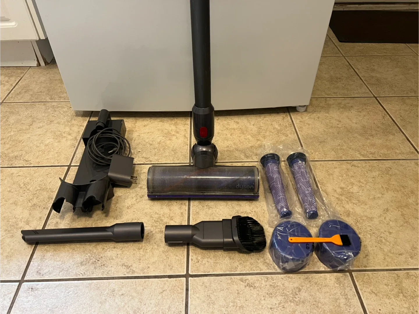 Dyson V7 Total Clean Origin Vacuum image indicator(3)