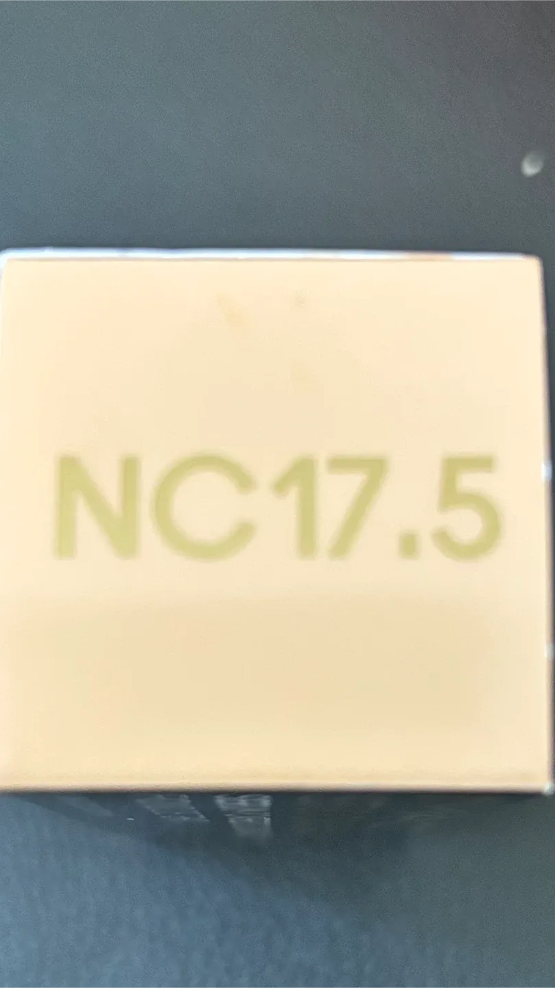 New MAC Studio Radiance Serum-Powered Foundation - NC17.5 image indicator(2)