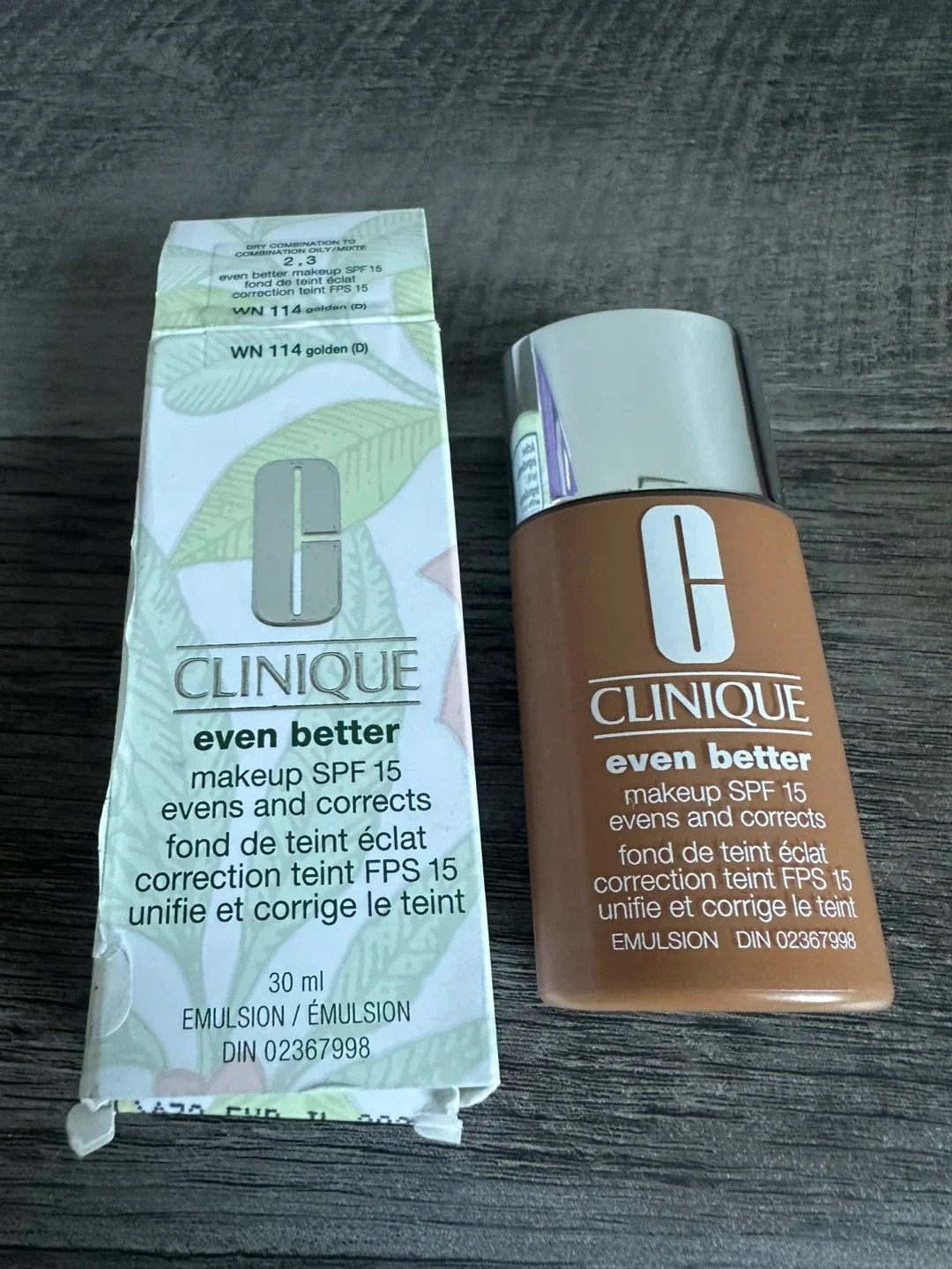 Clinique Even Better Makeup SPF 15 Foundation WN 114 Golden thumbnail